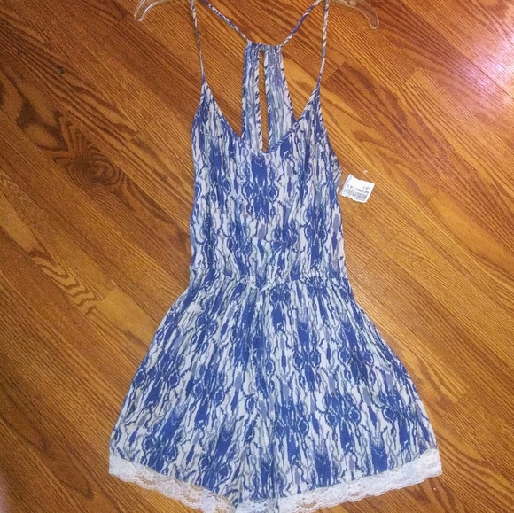Abercrombie & Fitch Pants - Abercrombie size S romper